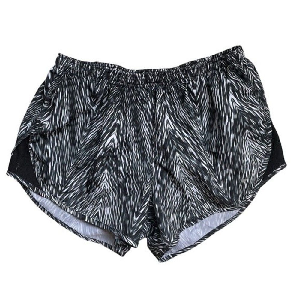 Nike shorts womens dri fit black/white lined shorts medium